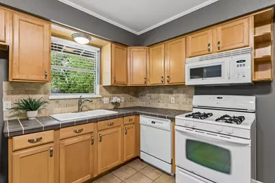 6902 Notre Dame Drive, Austin, TX 78723 - Photo 11
