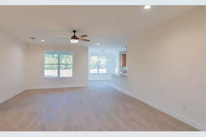 129 Callie Street, Smithville, TX 78957 - Photo 5