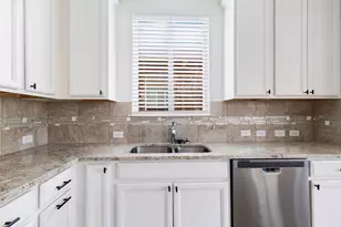 139 Palm Dr, Buda, TX 78610 - Photo 9