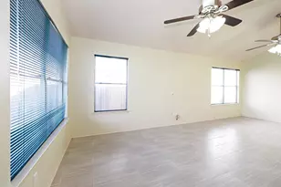 1161 Kentra Dr W, Pflugerville, TX 78660 - Photo 3