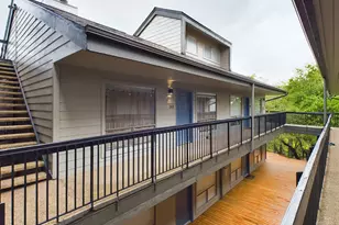 908 Poplar St, Austin, TX 78705 - Photo 13