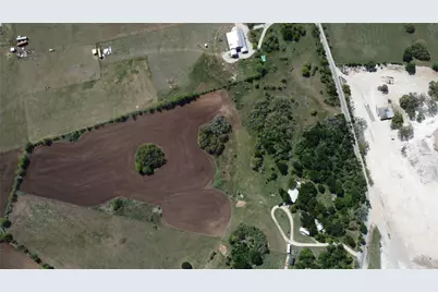 240 County Road 344, Jarrell, TX 76537 - Photo 7