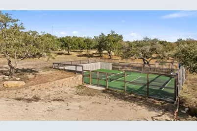 751 Prochnow Road, Dripping Springs, TX 78620 - Photo 37