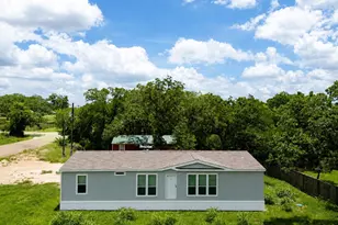189 Indian Oak Dr, Bastrop, TX 78602 - Photo 1