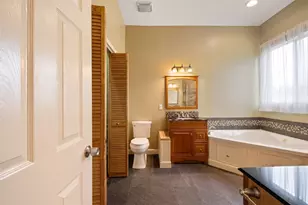 12505 Hunters Chase Dr, Austin, TX 78729 - Photo 11