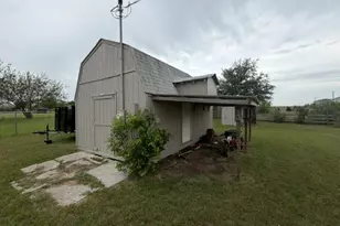 2131 County Rd 314, Jarrell, TX 76537 - Photo 29