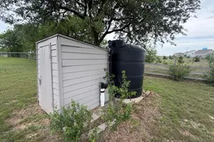 2131 County Rd 314, Jarrell, TX 76537 - Photo 31