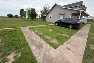2131 County Rd 314, Jarrell, TX 76537 - Photo 27