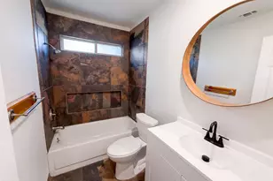 605 Hawthorne Ln, Round Rock, TX 78664 - Photo 15