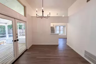 605 Hawthorne Ln, Round Rock, TX 78664 - Photo 7