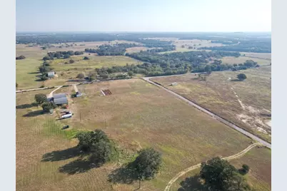 439 Arrow Lane, Luling, TX 78648 - Photo 5