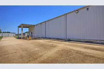 200 Commercial Drive, Taylor, TX 76574 - Photo 5