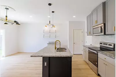 225 Wonderful Life Way, Jarrell, TX 76537 - Photo 15