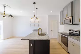 225 Wonderful Life Way, Jarrell, TX 76537 - Photo 15