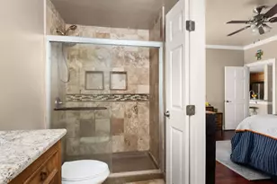 807 W 25th St, Austin, TX 78705 - Photo 15