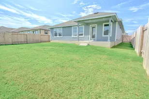 156 Sleep Holw, Jarrell, TX 76537 - Photo 17
