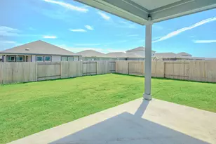 156 Sleep Holw, Jarrell, TX 76537 - Photo 15