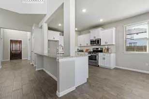 301 Greenway Dr, Georgetown, TX 78628 - Photo 15