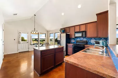 833 Thousand Oaks Trail, Liberty Hill, TX 78642 - Photo 7