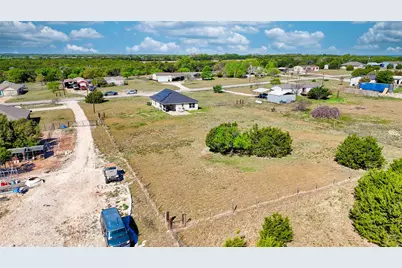 833 Thousand Oaks Trail, Liberty Hill, TX 78642 - Photo 19