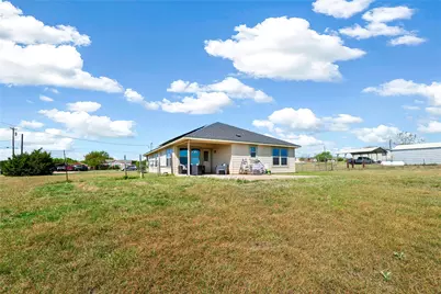 833 Thousand Oaks Trail, Liberty Hill, TX 78642 - Photo 17