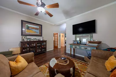 704 E 16th Street, Cameron, TX 76520 - Photo 7