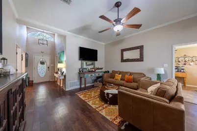 704 E 16th Street, Cameron, TX 76520 - Photo 5