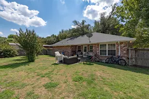 704 E 16th St, Cameron, TX 76520 - Photo 25