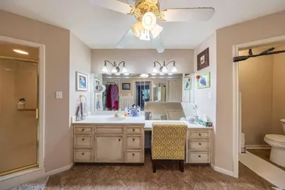 704 E 16th Street, Cameron, TX 76520 - Photo 15