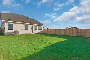 25628 Wheat Seed Ln, Elgin, TX 78621 - Photo 19