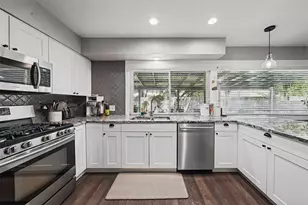 9007 W Pointer Ln, Austin, TX 78758 - Photo 13