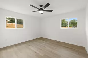 5400 Salem Hill Dr, Austin, TX 78745 - Photo 17