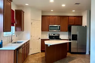 512 Eberhart Ln, Austin, TX 78745 - Photo 5