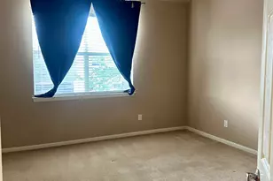 512 Eberhart Ln, Austin, TX 78745 - Photo 13