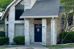 512 Eberhart Ln, Austin, TX 78745 - Photo 17