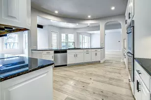 5701 Laguna Cliff Ln, Austin, TX 78734 - Photo 9