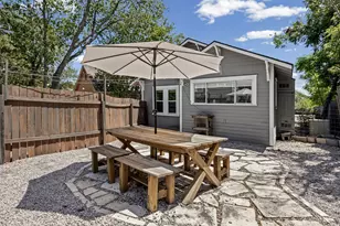 2702 E 22nd St, Austin, TX 78722 - Photo 25