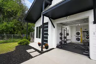 1123 Omega Ave, Austin, TX 78721 - Photo 7