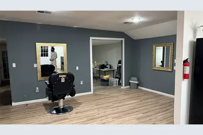 804 W 2nd Street, Taylor, TX 76574 - Photo 9