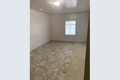 804 W 2nd Street, Taylor, TX 76574 - Photo 3