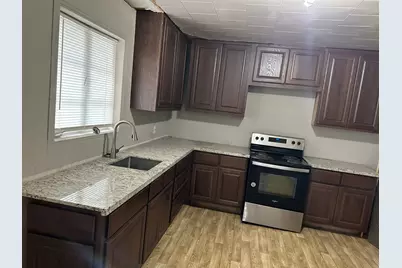 804 W 2nd Street, Taylor, TX 76574 - Photo 5