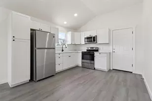 1087 Schubert Ln, Kyle, TX 78640 - Photo 7