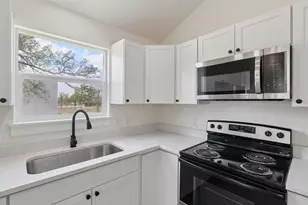 1087 Schubert Ln, Kyle, TX 78640 - Photo 9