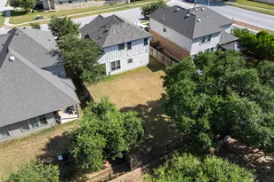 105 Lewisville Ln, Leander, TX 78641 - Photo 37