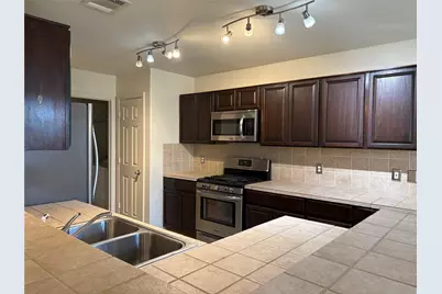 125 Camelia Parkway, Kyle, TX 78640 - Photo 5