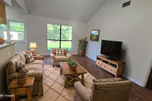 365 Pine Tree Loop, Bastrop, TX 78602 - Photo 3