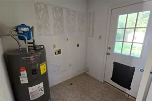 365 Pine Tree Loop, Bastrop, TX 78602 - Photo 11