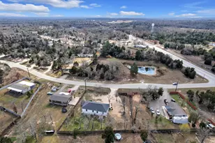 114 Crepe Myrtle Pkwy, Elgin, TX 78621 - Photo 37