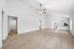 225 W Luna Blue Ln, Jarrell, TX 76537 - Photo 3