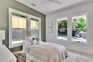 1118 W 7th St, Austin, TX 78703 - Photo 13